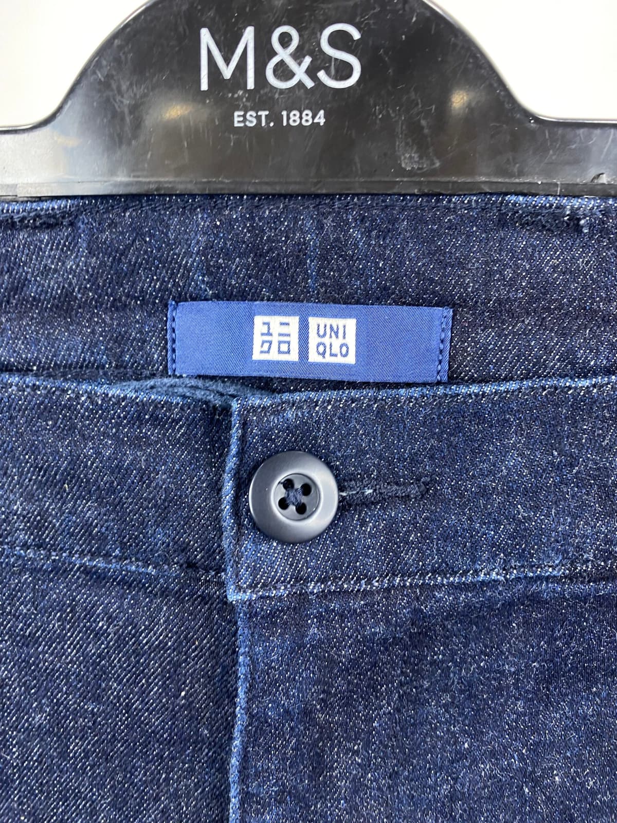 Uniqlo denim jeans - W30 L41 by THRIFKART VINTAGE, view 4