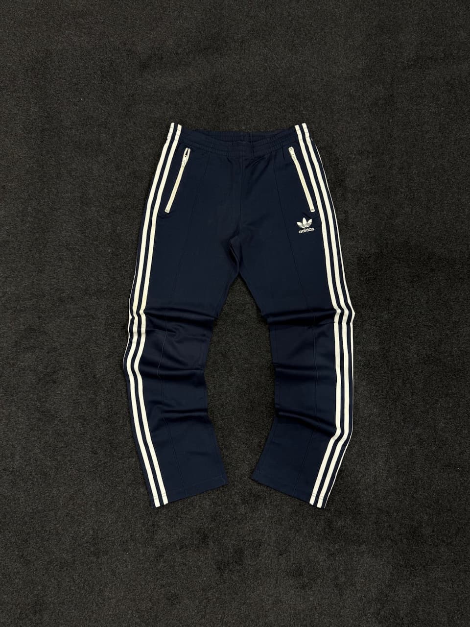 Adidas original track pant- MEDIUM