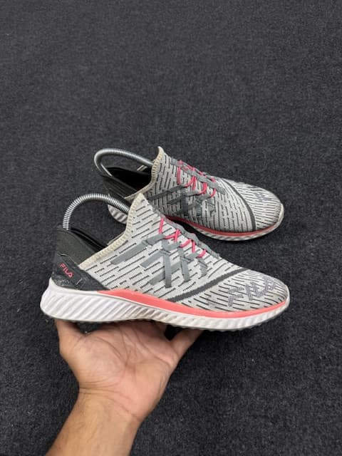 FILA WOMEN RUNNING SHOES- UK5