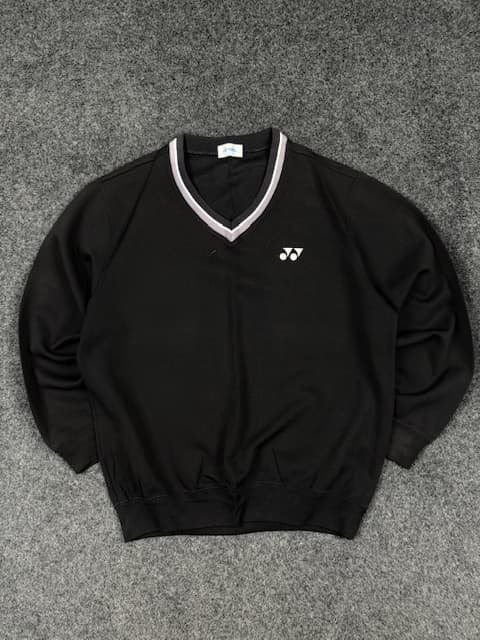 Yonex V-Neck Black Sweatshirt Sportswear (L)