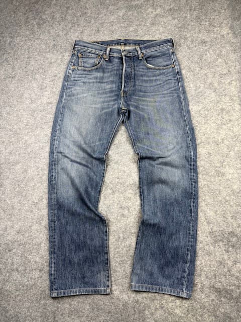 Authentic Pre-Loved Levi's 501 Straight Fit Denim Jeans - Medium Wash | Size W33 L32