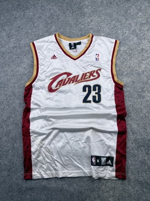 Pre-Loved Adidas NBA Cleveland Cavaliers LeBron James #23 Swingman Basketball Jersey - White & Wine/Gold | Size M/L