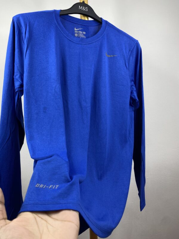 Nike dri-fit full sleeve T-shirt - LARGE - Image 4