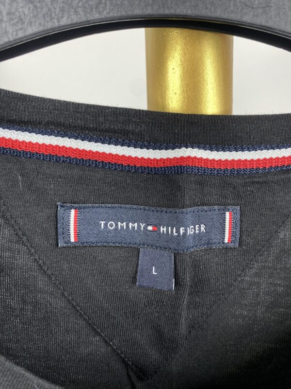 TOMMY HILFIGER COTTON T-SHIRT - LARGE - Image 4