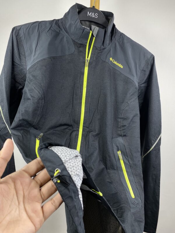 Columbia omni-dry ultra breathable water proof jacket - Image 4