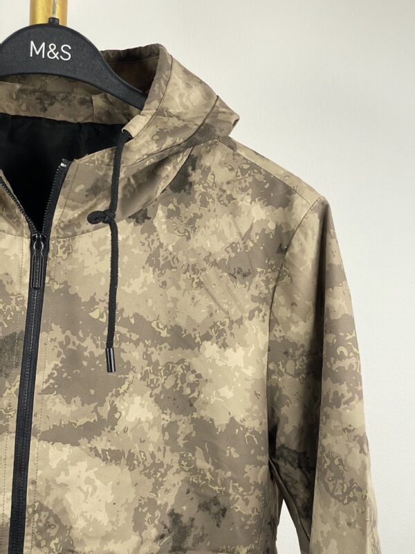 Camouflage jacket - Image 2