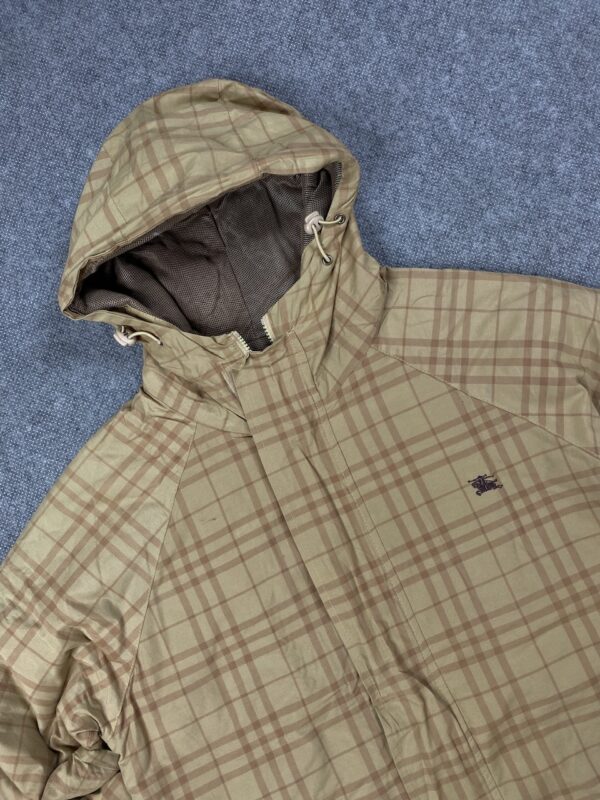 BURBERRY LONDON WINTER JACKET- MEDIUM - Image 2