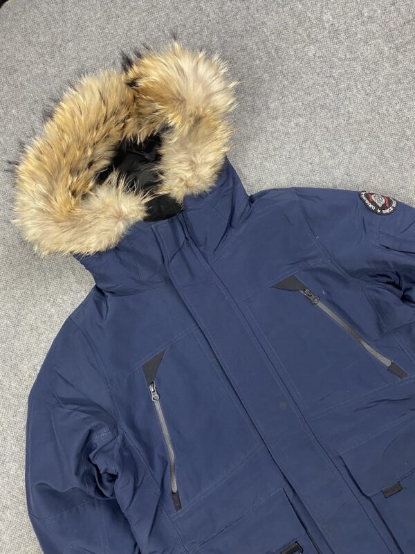 Dickies puffer jacket heavy quality- MEDIUM - Image 2