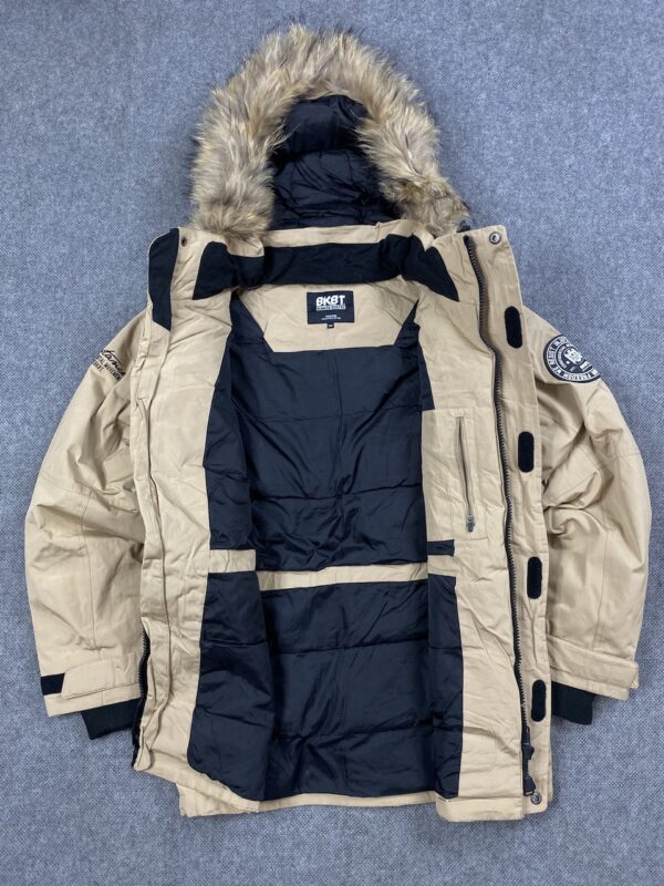 BKBT HEAVY QUALITY PUFFER JACKET - LARGE - Image 8