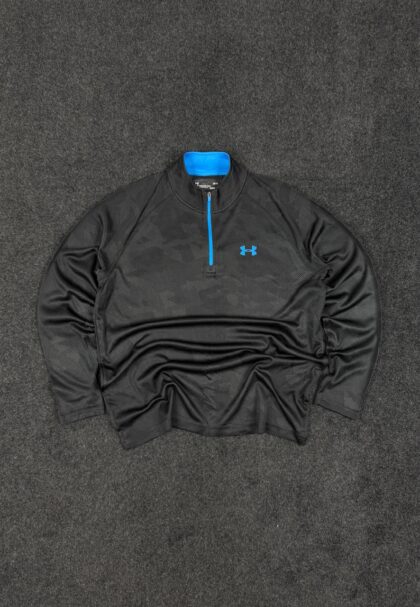 Under armour full sleeve T-shirt with zip