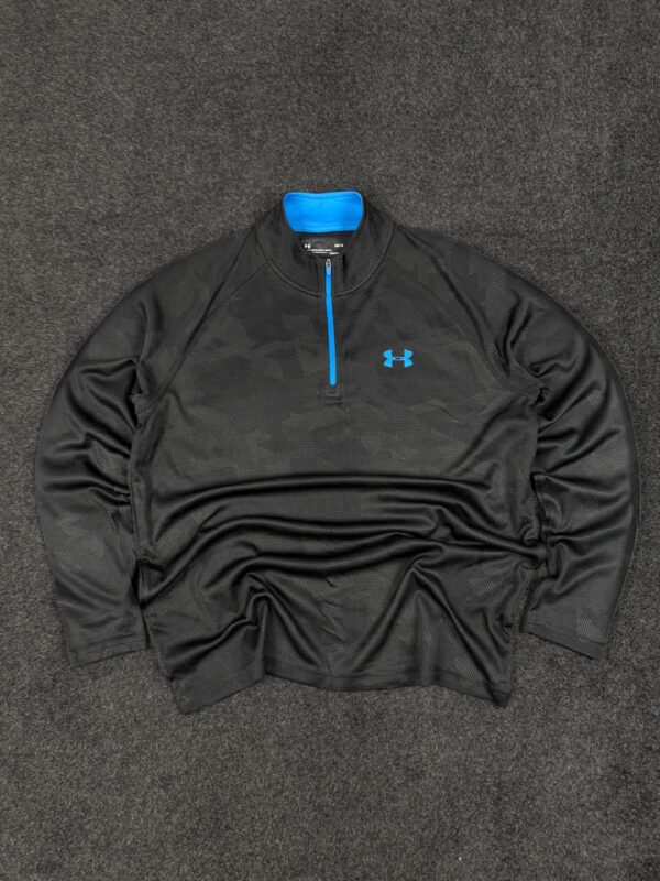 Under armour full sleeve T-shirt with zip
