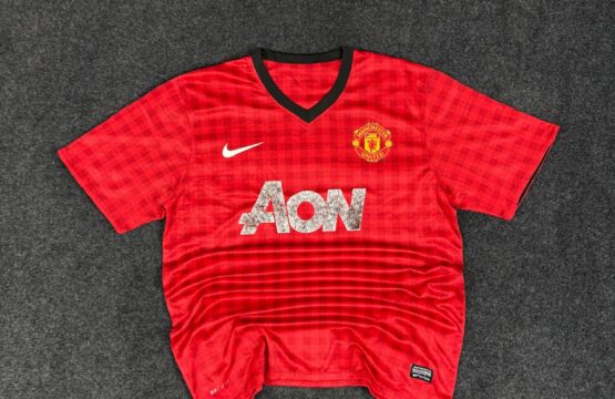 NIKE MANCHESTER UNITED SHORT SLEEVES RED JERSEY - XL