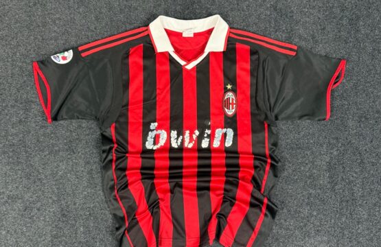 AC MILAN FOOTBALL JERSEY - LARGE