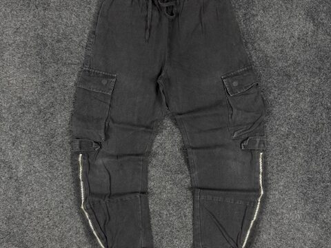 BLACK CARGO PANTS - SMALL