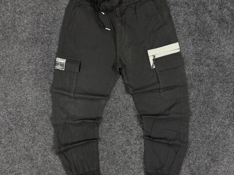 Black cargo pants - MEDIUM