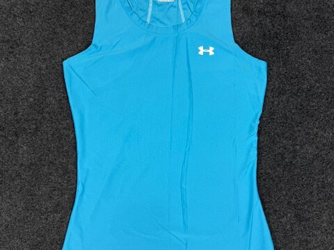 Under armour heatgear fitted women vest - MEDIUM