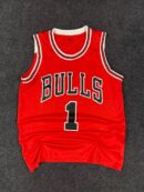 BULLS BASKETBALL JERSEY - SMALL