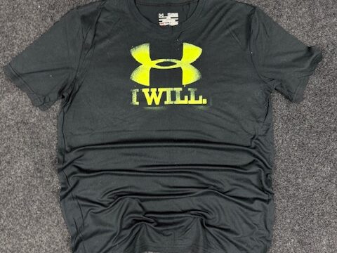 UNDER ARMOUR WOMEN T-SHIRT - LARGE
