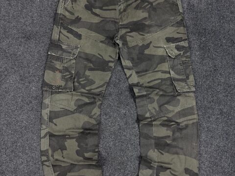 CAMOUFLAGE CARGO PANTS - W34 L43