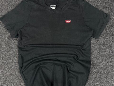 Levis T-shirt