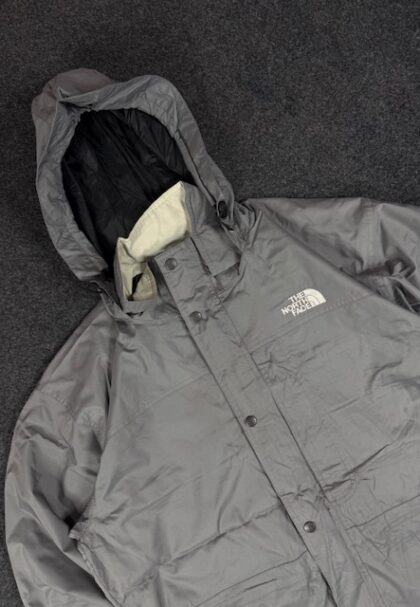 THE NORTH FACE PARACHUTE JACKET