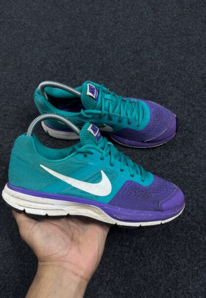 NIKE GIRLS AIR PEGASUS +30 (GS) - PURPLE VENOM/WHITE/TRIBE GREEN/BLACK UK6