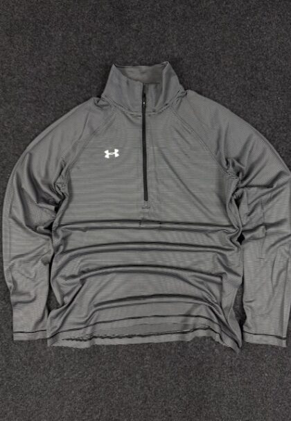 UNDER ARMOUR WOMEN T-SHIRT- MEDIUM