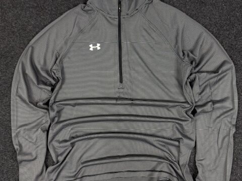 UNDER ARMOUR WOMEN T-SHIRT- MEDIUM