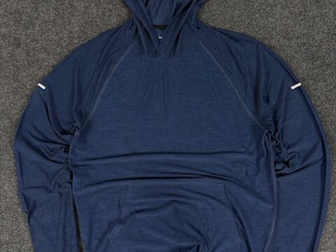 OLD NAVY ACTIVE SUPER STRETCHY T-SHIRT - LARGE
