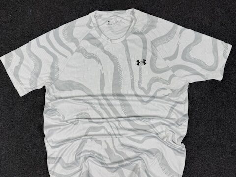 UNDER ARMOUR ACTIVEWEAR SPORTS T-SHIRT - LARGE