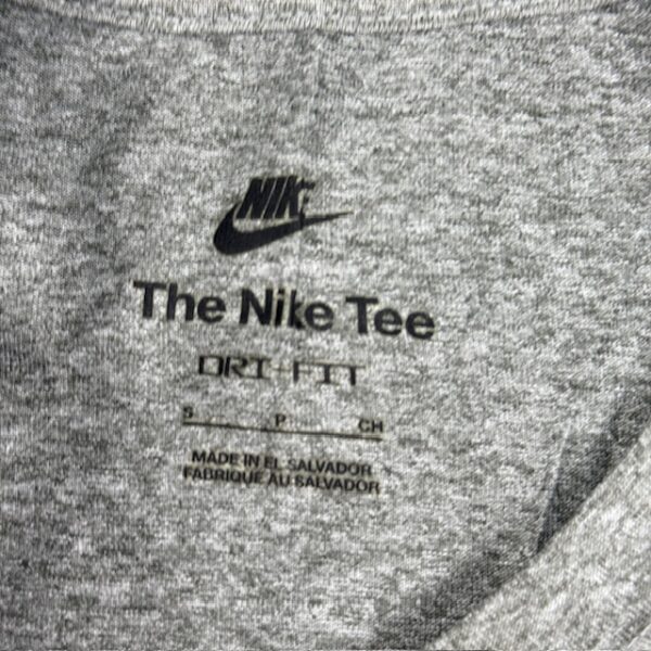 THE NIKE TEE DRIFIT ACTIVEWEAR T-SHIRT - X SMALL - Image 3
