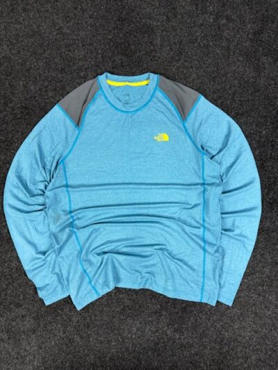 THE NORTH FACE ACTIVEWEAR SPORTS T-SHIRT - MEDIUM