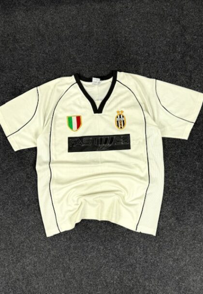 JUVENTUS FOOTBALL JERSEY - LARGE