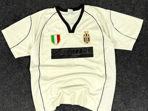 JUVENTUS FOOTBALL JERSEY - LARGE