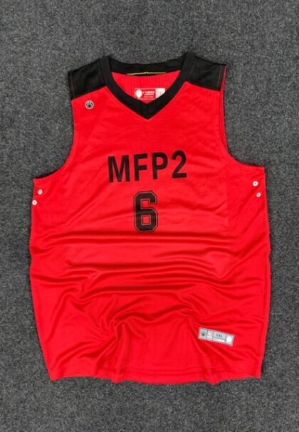 Sports activewear vest - LARGE
