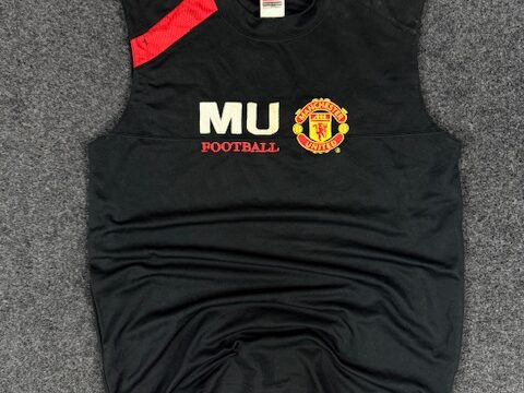 Manchester united football vest- MEDIUM