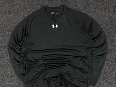 UNDER ARMOUR HEATGEAR T-SHIRT. - MEDIUM