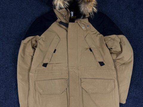 YK LIMITED EDITION PUFFER JACKET  WOMEN - MEDIUM