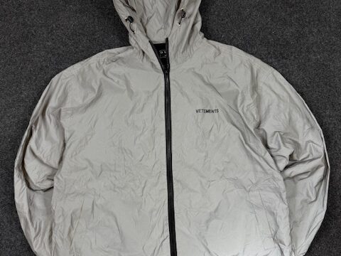 Vetements Reflective Hooded Windbreaker Jacket – Grey | Chest 50