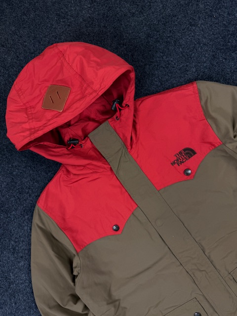 The north face dual-tone hooded winter jacket – | medium The North Face Dual-Tone Hooded Winter Jacket – | Medium - Image 2