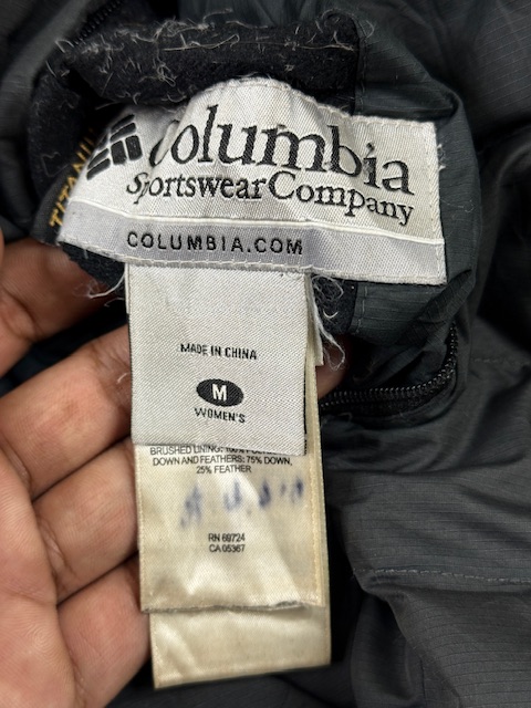 Columbia women’s reversible down jacket – hooded | winter wear | size m Columbia Women’s Reversible Down Jacket – Hooded | Winter Wear | Size M - Image 6