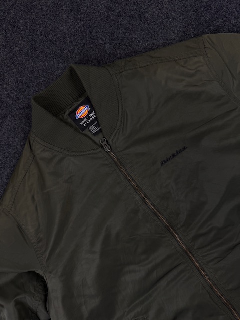 Dickies olive green bomber jacket – zip-up winter wear | size xl Dickies Olive Green Bomber Jacket – Zip-Up Winter Wear | Size XL - Image 2