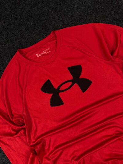 Under armour heatgear T-shirt – MEDIUM