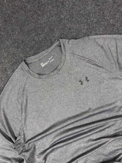 Under Armour HeatGear Long Sleeve Performance T-Shirt – Grey (L/XL)