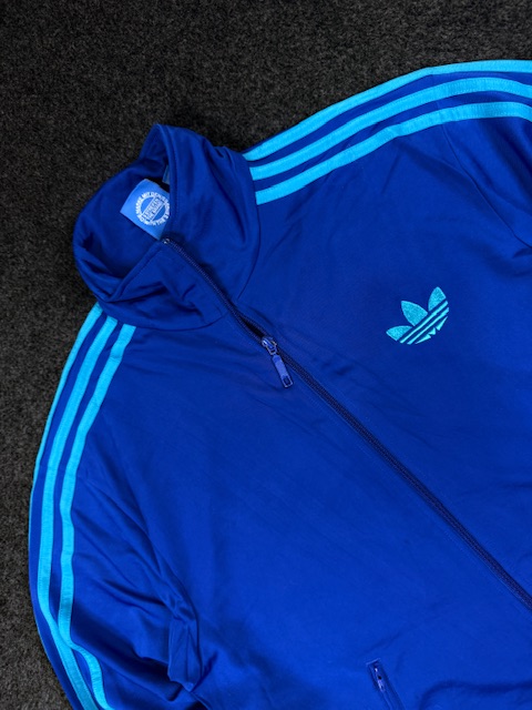 Adidas originals blue 3 stripe track jacket – trefoil logo full zip (size xl) Adidas Originals Blue 3 Stripe Track Jacket – Trefoil Logo Full Zip (Size XL)