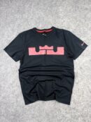 Nike Dri-FIT Graphic Training T-Shirt (M) | Black Red Logo Gym Tee | Men’s Performance Sportswear