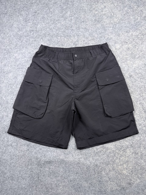 UNIQLO Black Cargo Shorts – Size L | Relaxed Fit