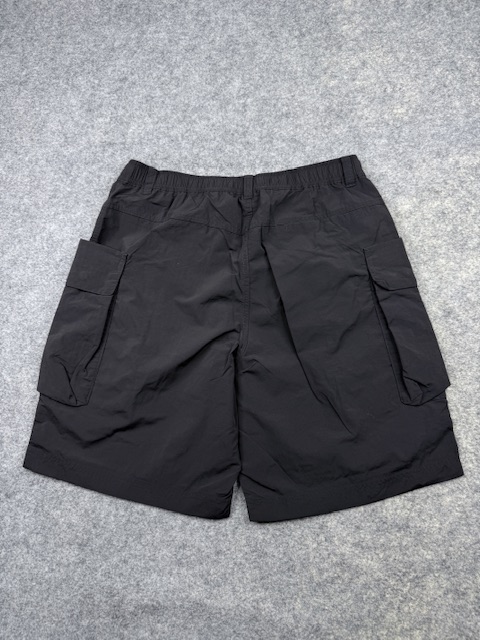 UNIQLO Black Cargo Shorts – Size L | Relaxed Fit UNIQLO Black Cargo Shorts – Size L | Relaxed Fit - Image 3
