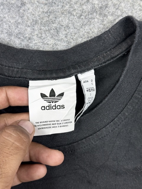Adidas originals black trefoil logo graphic t-shirt – s Adidas Originals Black Trefoil Logo Graphic T-Shirt – S - Image 3