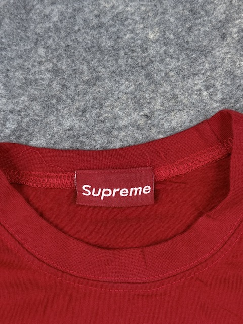 Supreme red graphic printed t-shirt – xl Supreme Red Graphic Printed T-Shirt – XL - Image 3